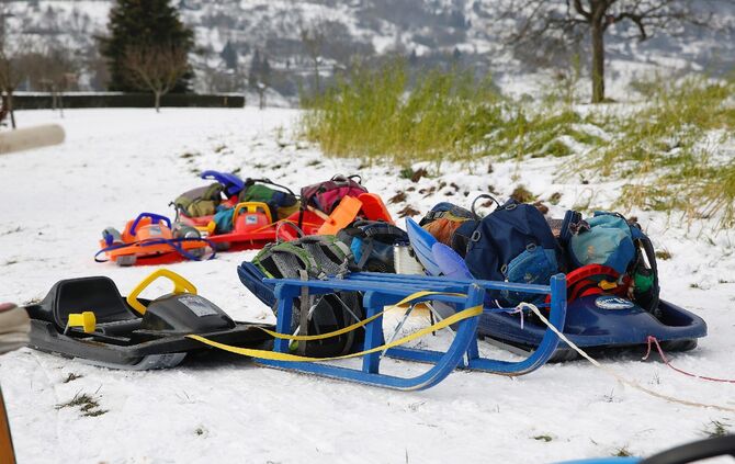 Waldkindergarten Berglen Schlittenfahren_1