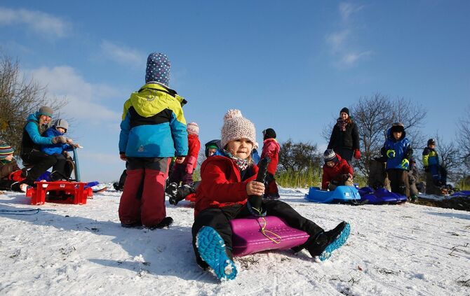 Waldkindergarten Berglen Schlittenfahren_4