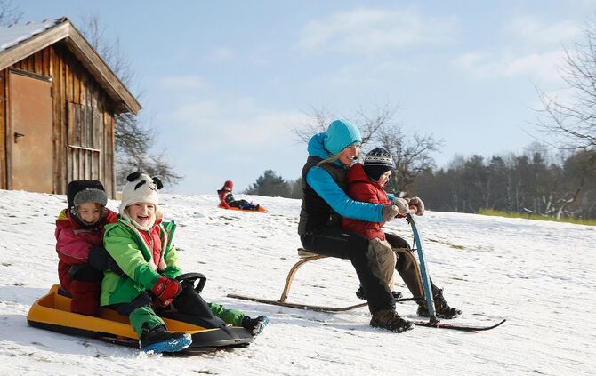 Waldkindergarten Berglen Schlittenfahren_6
