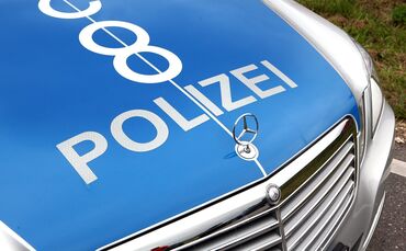 Feature Polizei Unfall Polizeiauto