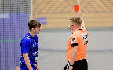 Maurice Widmaier sah gegen den TV Erlangen-Bruck die Rote Karte, was eine große Schwächung für den TVB Bittenfeld II bedeutete.