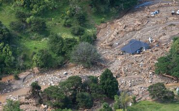Unglück auf Campingplatz: Sechs Menschen wurden laut Polizeiangaben unter den Schlammmassen verschüttet.