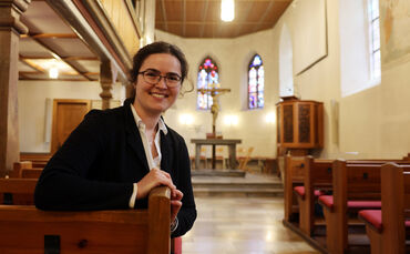 Eva Frey in der Heilig-Kreuz-Kirche in Weiler.