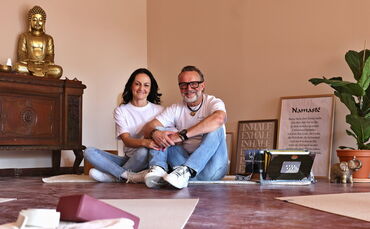 Birgit und Dirk Maier eröffnen ein Studio für Yoga, Breathwork, Coaching und Meditation im Röhm-Areal.