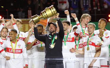 Sebastian Hoeneß will das zweite Mal in Folge den DFB-Pokal in die Höhe recken.