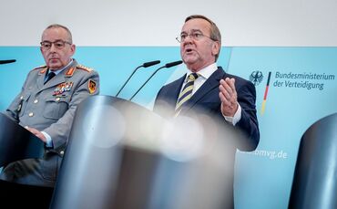 Verteidigungsminister stellt deutsche Militärstrategie vor