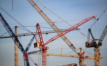 Die Bundesregierung halbiert ihre Konjunkturprognose.