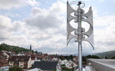 Im Sommer 2025 wurden auf dem Dach des Rathauses Remshalden neue Sirenen montiert. Insgesamt sind im Rems-Murr-Kreis 144 Sirenen
