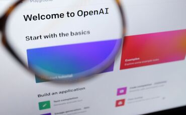 OpenAI ist als Firma hinter dem KI-Chatbot ChatGPT weltbekannt geworden. (Archivbild)
