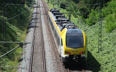 Auf der Remsbahn wurde eine MEX bei einem Unfall beschädigt. (Symbolbild)