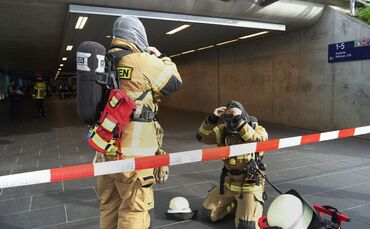 Ätzende Flüssigkeit? Zug in Böblingen evakuiert