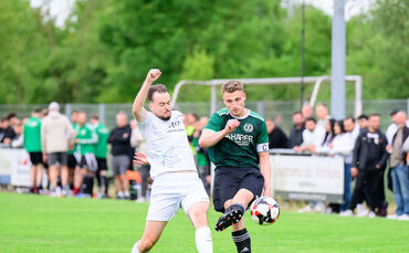 Der TV Weiler/Rems um Kapitän Yannick Specht (links, gegen Steinbachs Jonas Kolb) spielt weiterhin in der Kreisliga A.