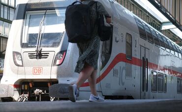 Ein IC der Deutschen Bahn wurde in Böblingen geräumt. (Symbolbild)