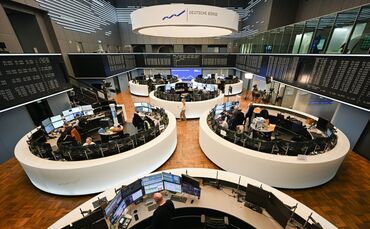Handelsraum der Frankfurter Börse: Die Dividenden für Aktionäre sind gestiegen. (Archivbild)