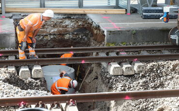 Ab in den Untergrund, dann werden oben Gleisflächen zum Verkaufen frei: das Prinzip Stuttgart 21. (Symbolfoto)