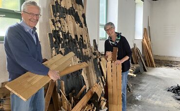 Jürgen Schwarz und Claudia Burkhardt in der Evangelisch-methodistischen Kirche in Hegnach, die derzeit renoviert wird.