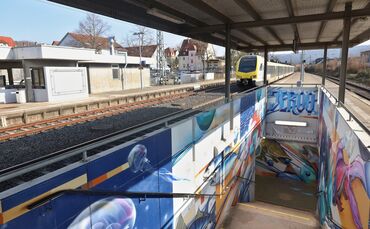 Alles andere als barrierefrei: Der Bahnhof in Plüderhausen.