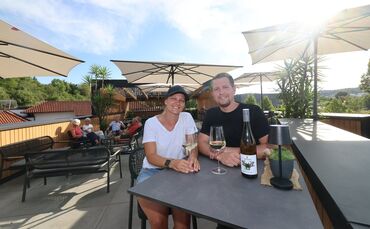 Im Raum Winnenden gibt es nicht viele Biergärten. Eine attraktive neue Außengastronomie ist im Weingut Siegloch in Winnenden ent