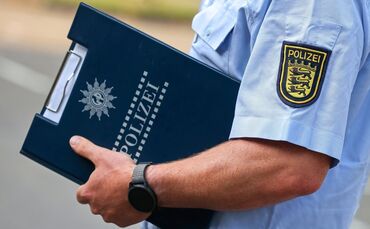 Ein Polizist wurde verletzt (Symbolfoto).