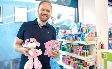 Im Waiblinger Spielwarengeschäft ist der Hype aus den 2000ern zurück. Firmenchef Matthias Wiedmann zeigt das Comeback anhand von