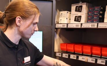 Weltpremiere auf der Fachmesse AMB: "Schluss mit Schwund" ist die Devise bei einem Schrank, der die volle Kontrolle bei jeder En
