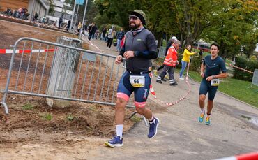 Rund 650 Athletinnen und Athleten werden am Sonntag beim zweiten WeinstadtTriathlon erwartet. Nach dem Schwimmen geht es auf die