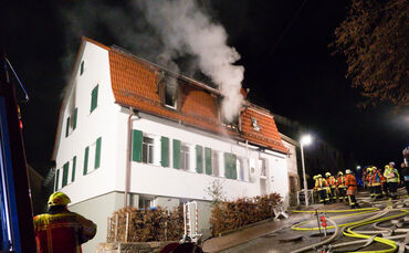 Dachstuhl in Brand geraten - Bild 02_0
