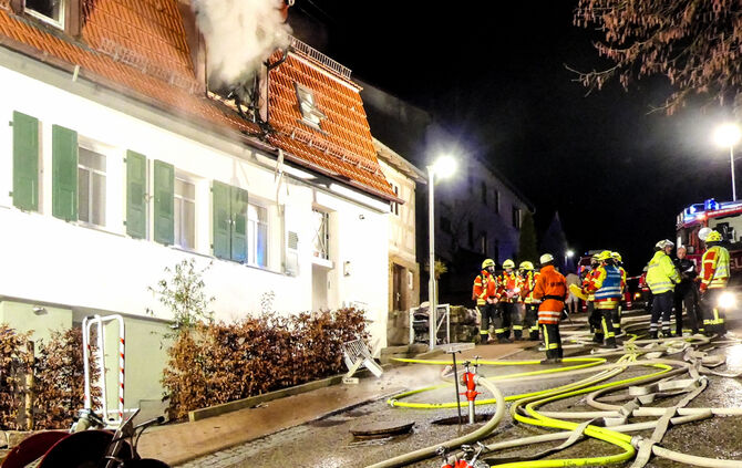 Dachstuhl in Brand geraten - Bild 10_7