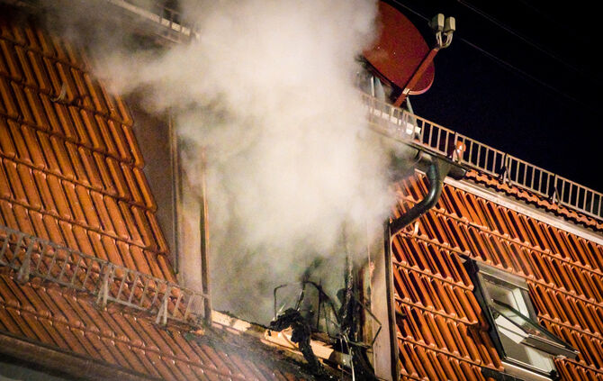 Dachstuhl in Brand geraten - Bild 05_8