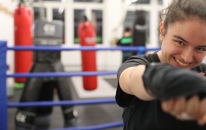 Sarah Klinge Kickboxen Kickboxerin Nummerngirl Schorndorf_0