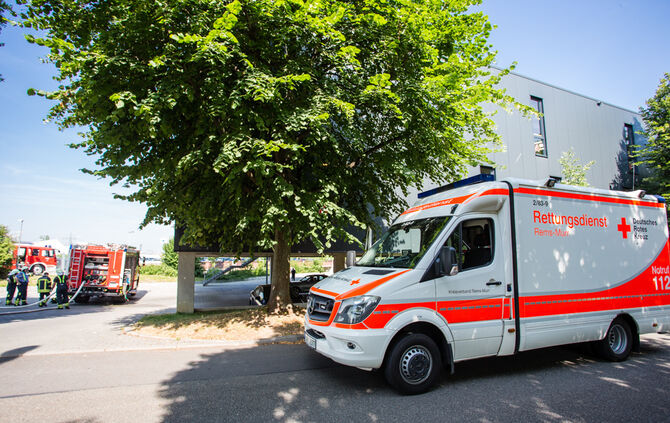 Autos brennen im Parkhaus am Bahnhof - Bild 11_9