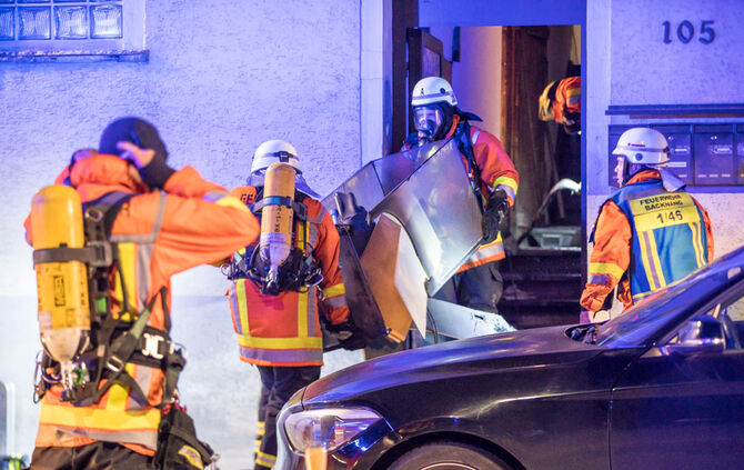 Brand in einem Mehrfamilienhaus - Bild 11_0