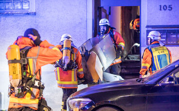Brand in einem Mehrfamilienhaus - Bild 11_0