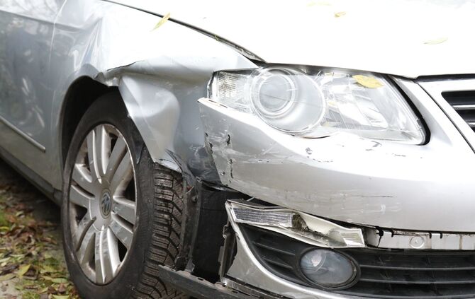 Blaulicht Unfall Delle Blechschaden symbol symbolbild symbolfoto