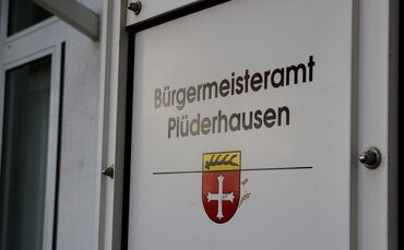 Rathaus Bürgermeisteramt Plüderhausen symbol symbolbild symbolfoto
