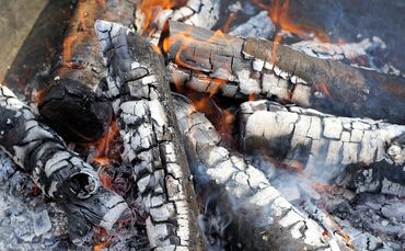 Feuer Feuerstelle Grillen Grill Grillstelle Grillplatz Glut_0