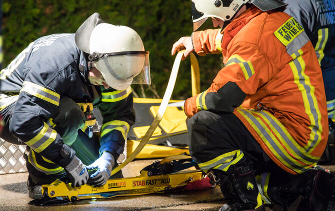 Unfall - Auto liegt auf der Seite - Bild 11_5