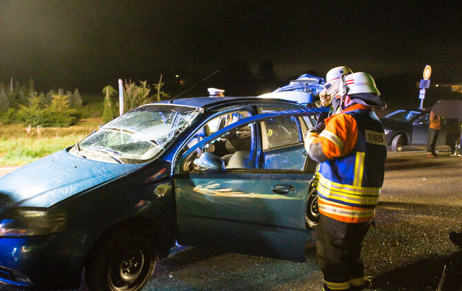 Unfall - Auto liegt auf der Seite - Bild 09_7
