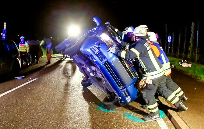 Unfall - Auto liegt auf der Seite - Bild 01_14