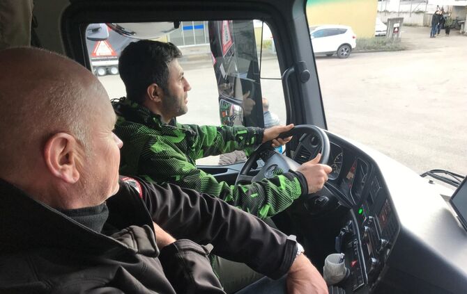 Busfahrer Lkwfahrer Bus-Fahrer Lkw-Fahrer Waiblingen Backnang Fahrermangel Busfahrermangel_0