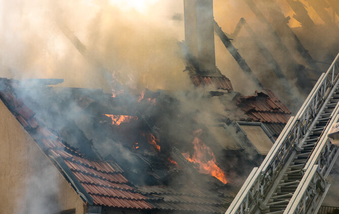 Ehemaliger "Ochsen" in Flammen - ein Todesopfer - Bild 28_1