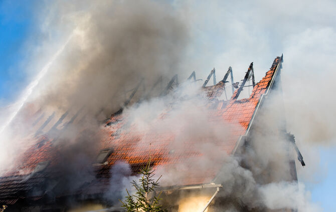 Ehemaliger "Ochsen" in Flammen - ein Todesopfer - Bild 03_3