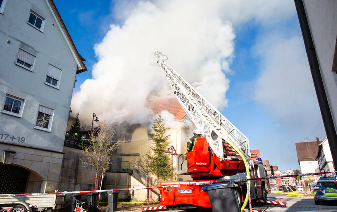 Ehemaliger "Ochsen" in Flammen - ein Todesopfer - Bild 31_28