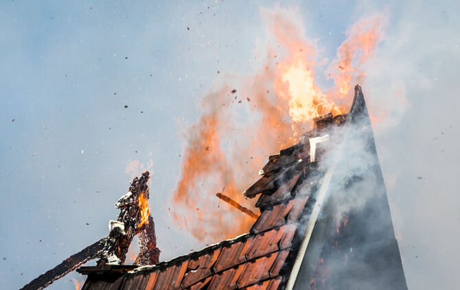 Ehemaliger "Ochsen" in Flammen - ein Todesopfer - Bild 15_42