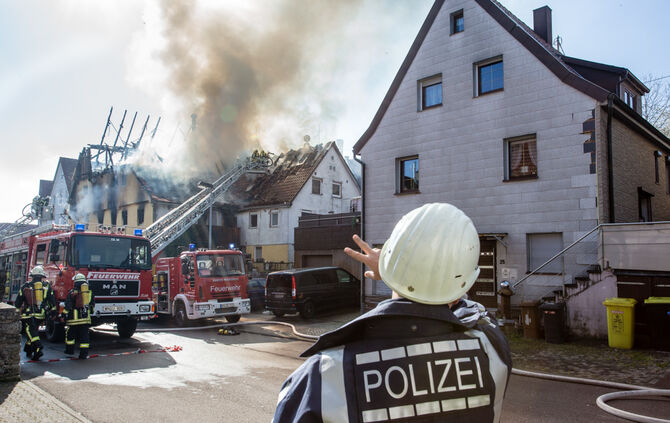 Ehemaliger "Ochsen" in Flammen - ein Todesopfer - Bild 08_49