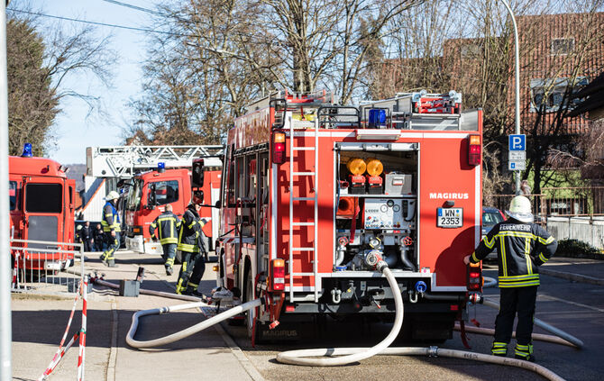 Balkonbrand in Neustadt - Bild 01_10