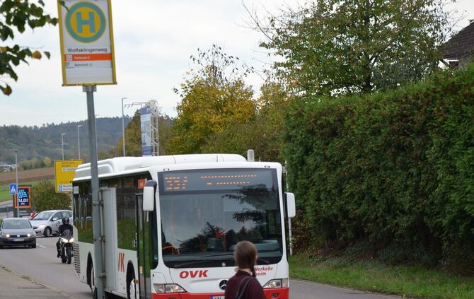 Bushalt rückt Richtung Aldi_0
