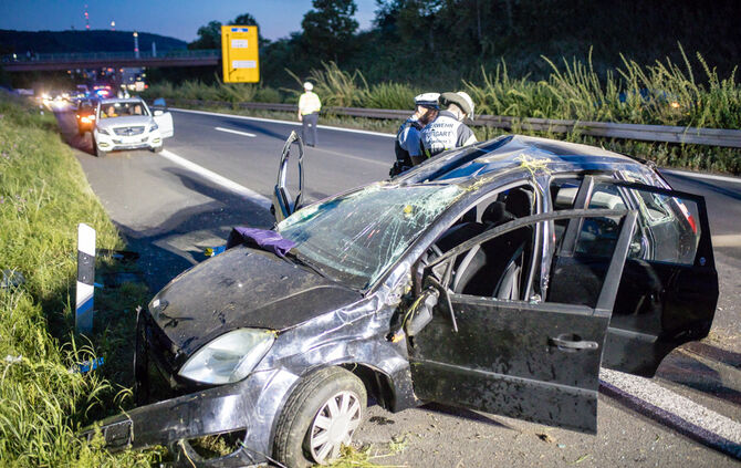 Schwerer Unfall B 14 - Vollsperrung - Bild 01_0