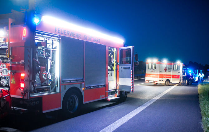 Schwerer Unfall B 14 - Vollsperrung - Bild 02_2