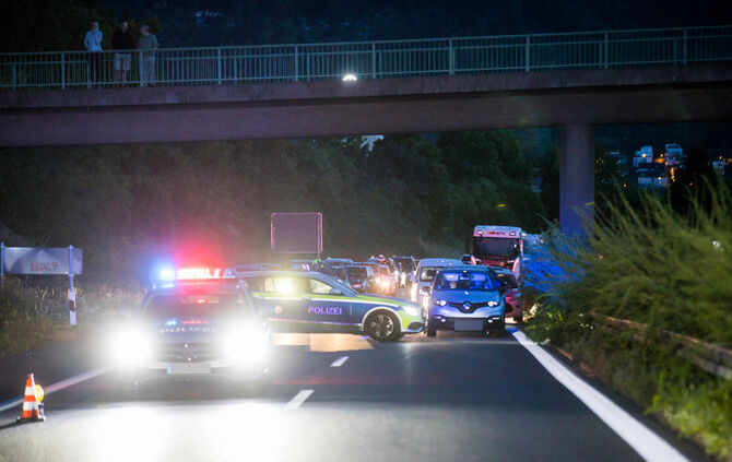 Schwerer Unfall B 14 - Vollsperrung - Bild 04_6